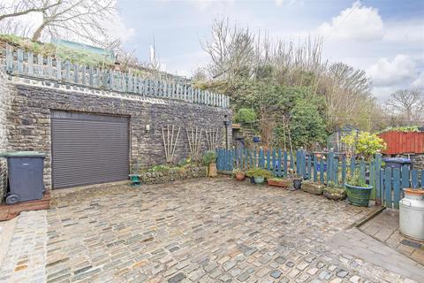 Fields Cottage, 3 Bank View, Tideswell, Buxton, SK17 8LU