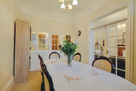 Flat D, 2 Cyprus Road, Nottingham, NG3 5EB