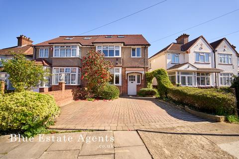 20 Devon Waye, Hounslow, TW5 0NE