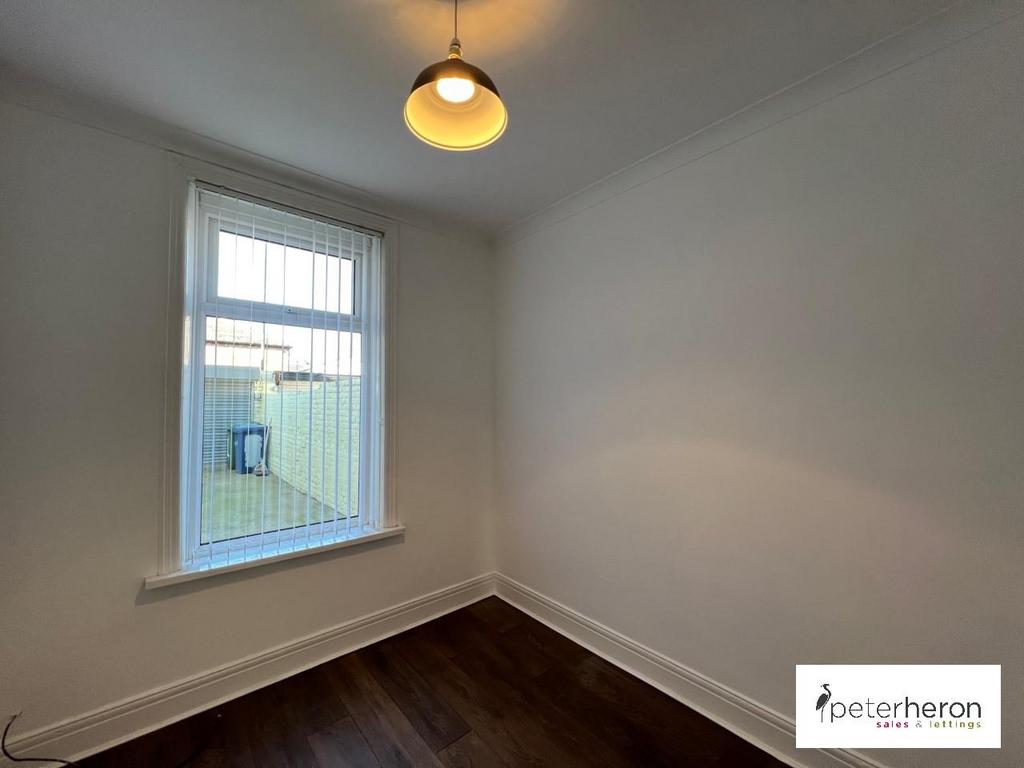 Bedroom 2 (rear)