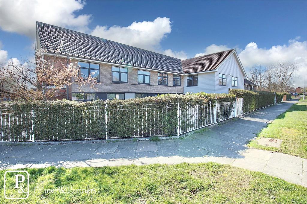 Hawthorn Drive, Ipswich, Suffolk, IP2 2 bed apartment for sale £160,000