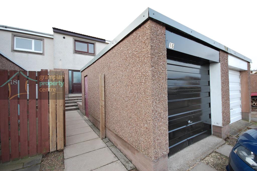 Golf View Crescent, New Elgin, Elgin... 2 bed terraced house £575 pcm