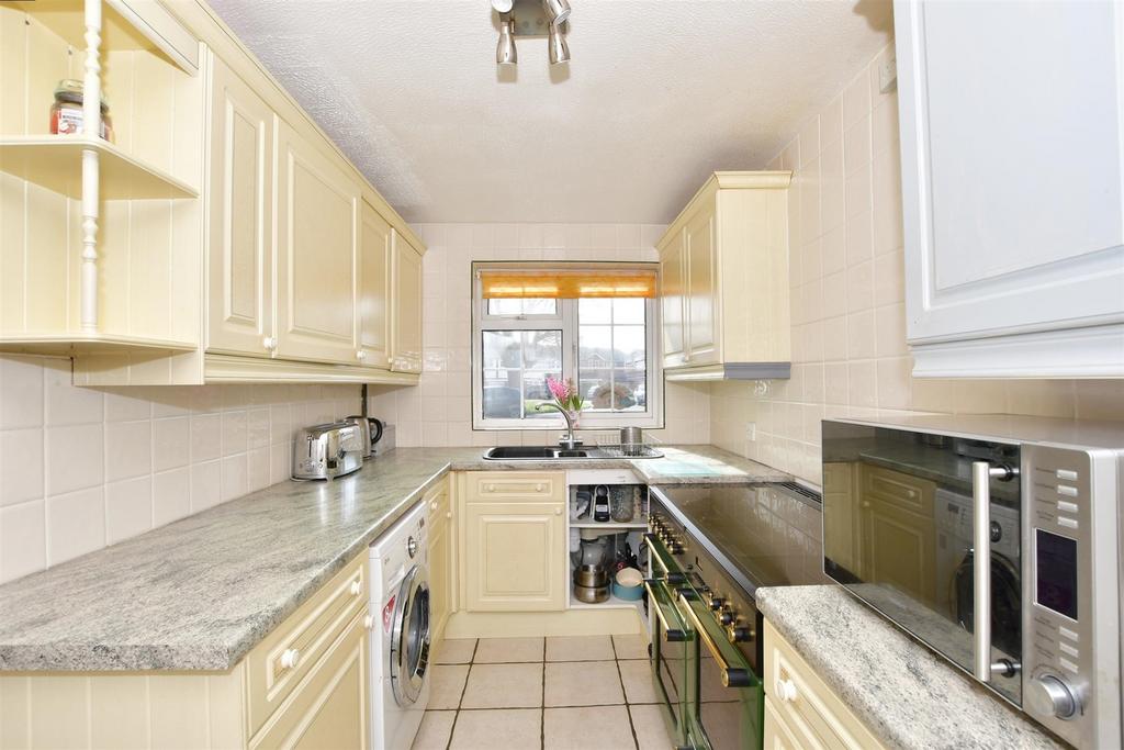 Cherry Avenue, Yapton, Arundel, West... 4 bed detached house £450,000