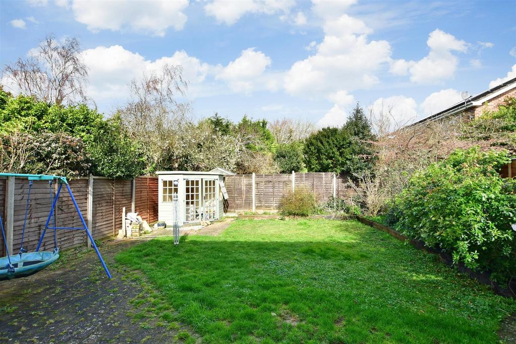Cherry Avenue, Yapton, Arundel, West... 4 bed detached house £450,000