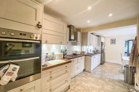 22 Cecil Road, Gowerton, Swansea, SA4 3DE