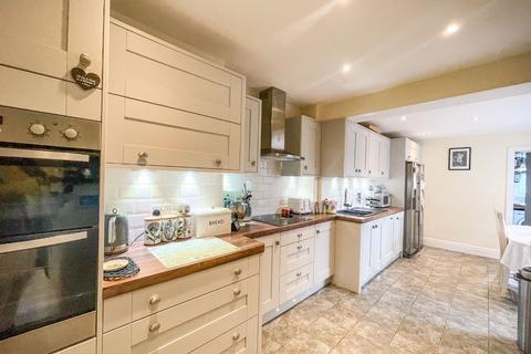 22 Cecil Road, Gowerton, Swansea, SA4 3DE