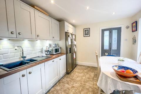 22 Cecil Road, Gowerton, Swansea, SA4 3DE
