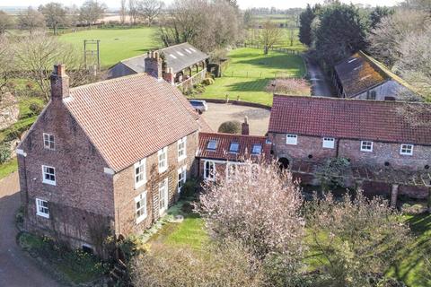 4 bedroom detached house for sale - The Green, Bishop Burton, Beverley, East Riding Of Yorkshire, HU17 8QA
