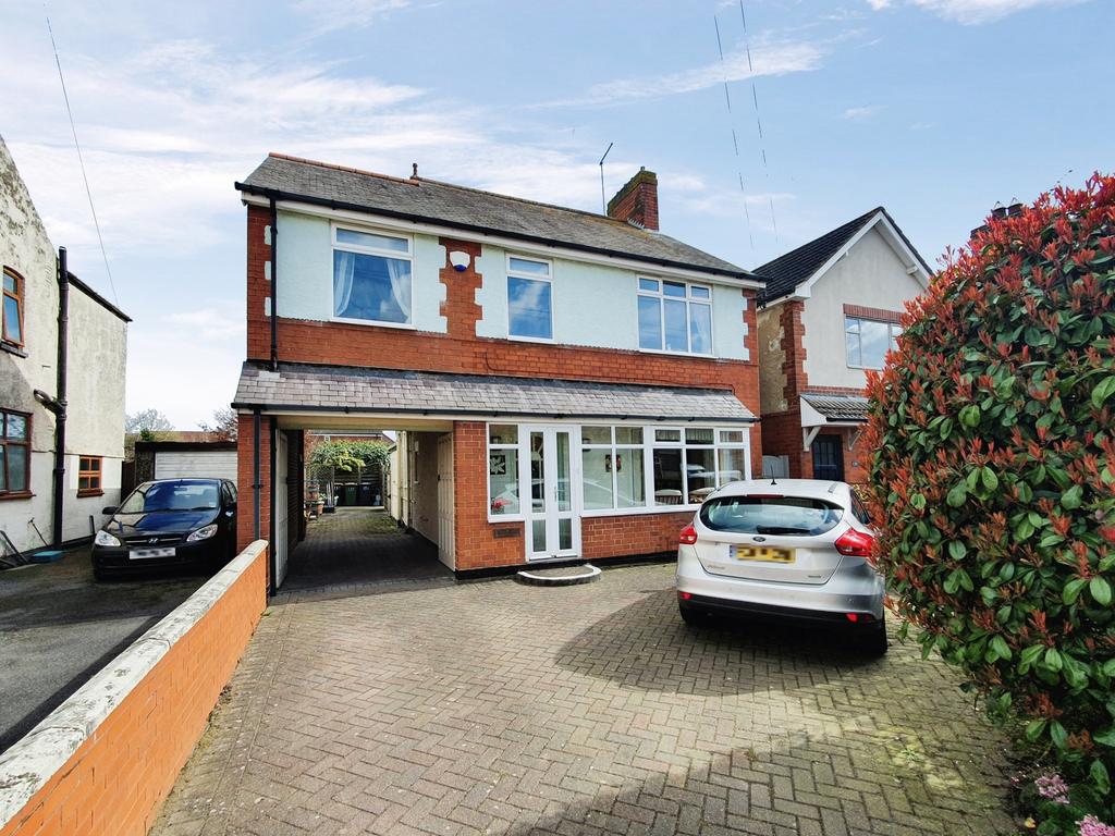 Whitehill Road, Ellistown, LE67 4 bed detached house £300,000