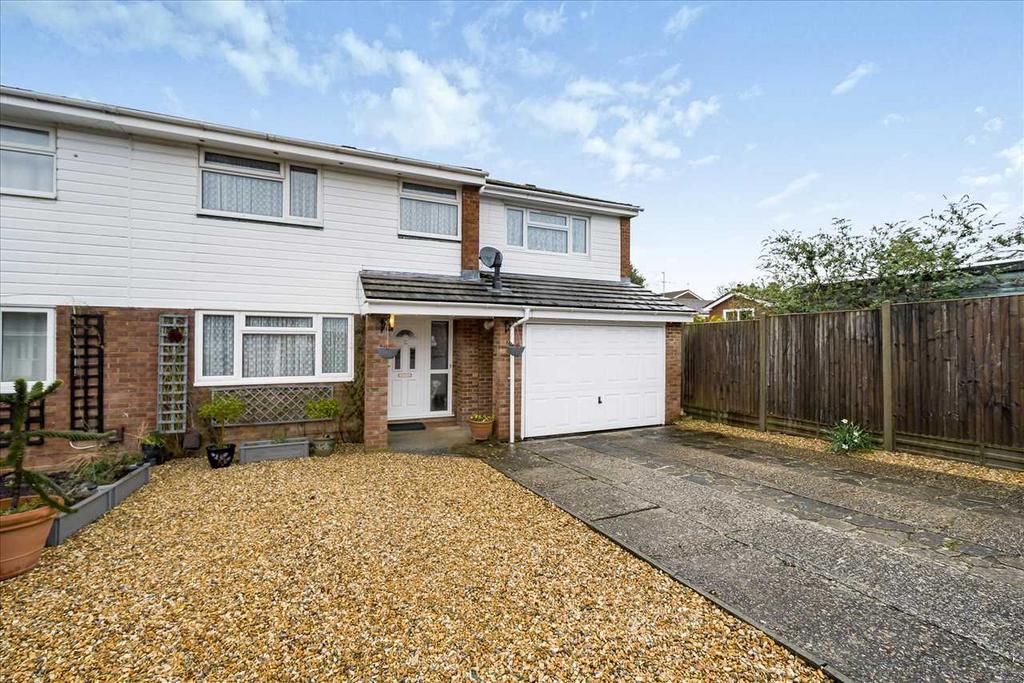 Avon Road, Oakley 5 bed semidetached house for sale £525,000