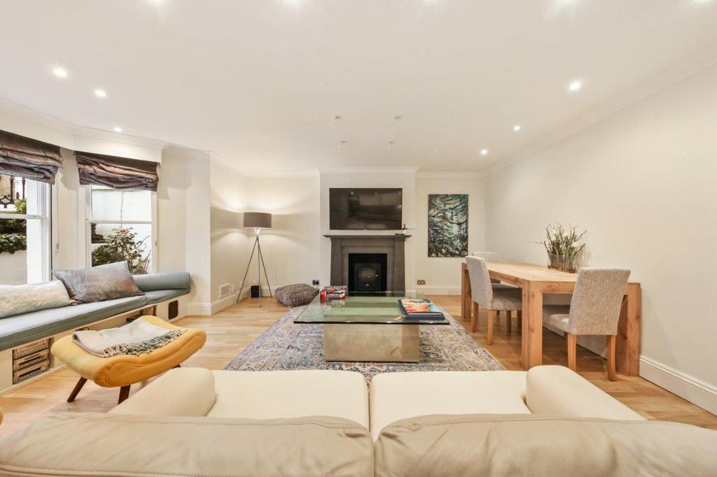 Upper Addison Gardens, London, W14 1 bed flat £2,817 pcm (£650 pw)