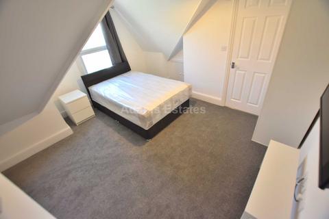 1 bedroom in a house share to rent, Wokingham Road, Reading