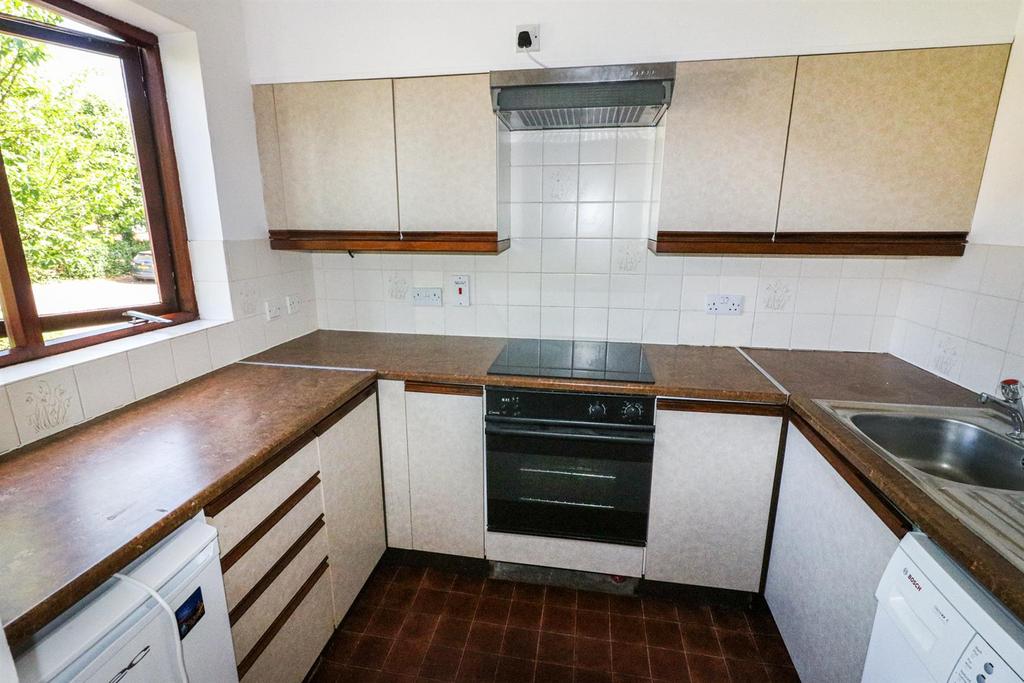 Kerr Close, Knebworth, SG3 2 bed flat £1,100 pcm (£254 pw)