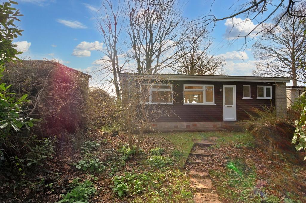 Cleeve Park, Chapel Cleeve, Minehead, Somerset, TA24 2 bed bungalow £