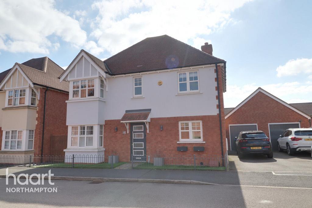 Maxwell Crescent, Northampton 4 bed detached house for sale £400,000