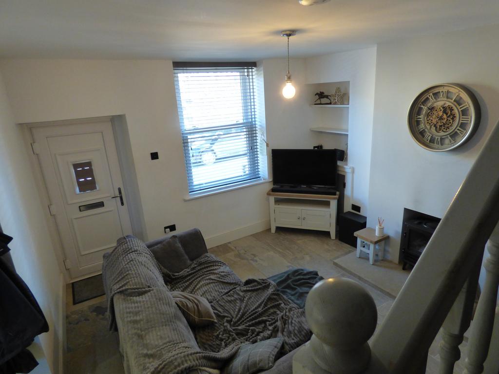 York Street, Barnoldswick BB18 1 bed end of terrace house £525 pcm (£