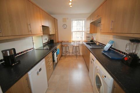 2 bedroom flat to rent, Potterrow, Edinburgh, EH8