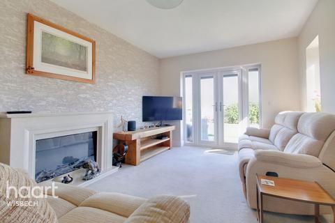 66 Austendyke Road, Weston Hills, Spalding, PE12 6BX