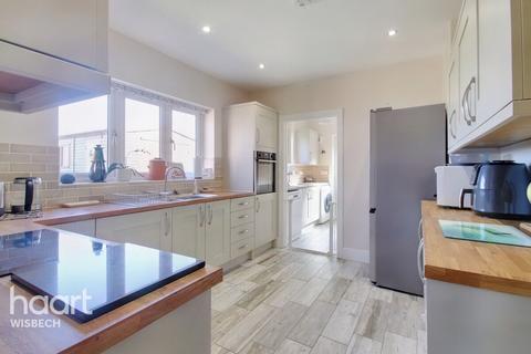 66 Austendyke Road, Weston Hills, Spalding, PE12 6BX