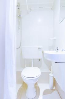Studio to rent, West Cromwell Road, Earls Court, London, SW5