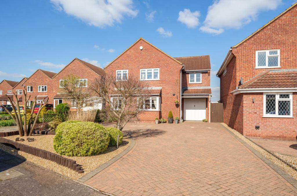 Elmsdale Road, Wootton, Bedford 4 bed detached house £525,000
