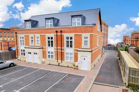 3 bedroom end of terrace house for sale, Chapel Mews, Margate, Kent