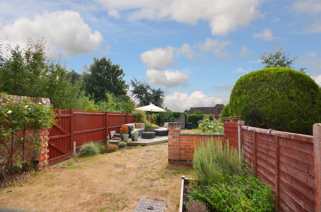 Harcourt Street, Raunds 3 bed end of terrace house £895 pcm (£207 pw)