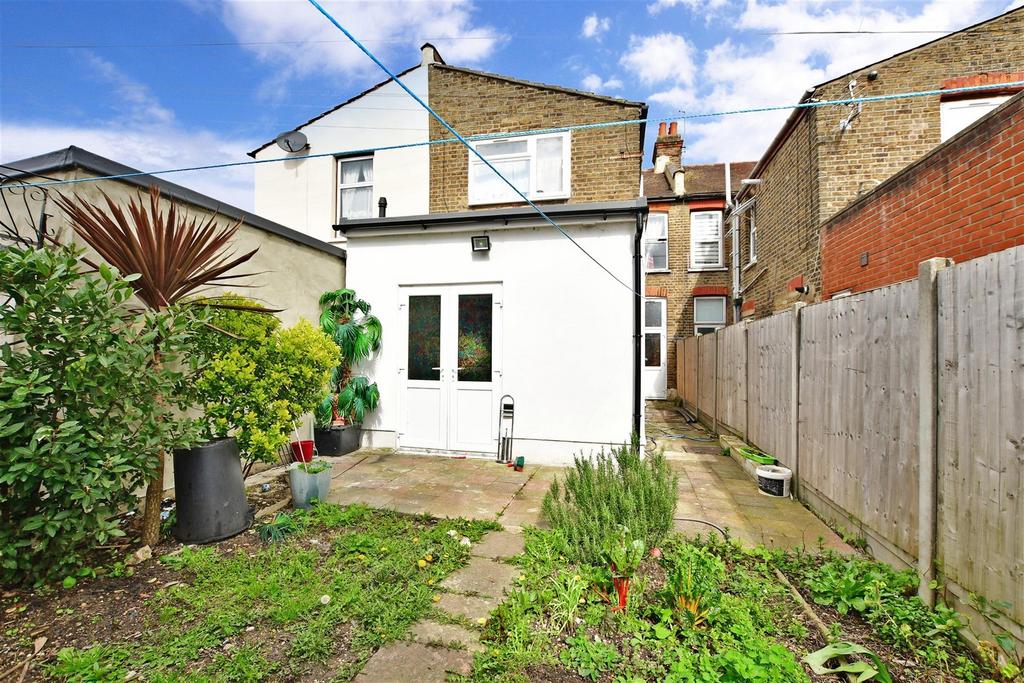 Green Lane, Seven Kings, Ilford, Essex 4 bed terraced house for sale