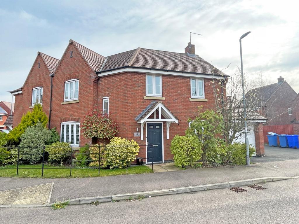 Wood Avens Way, Desborough, Kettering, NN14 2RU 3 bed semidetached house £259,995