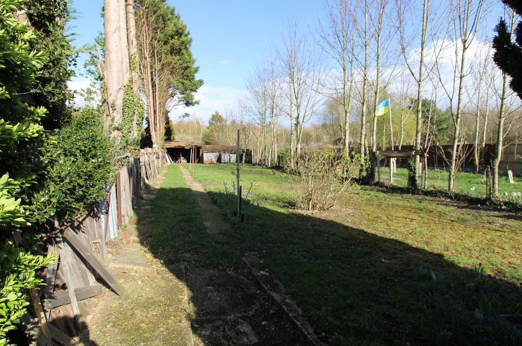 BOX END ROAD, KEMPSTON RURAL 2 bed semidetached house £275,000