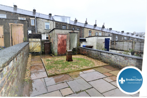 2 bedroom terraced house to rent, Dickson Street, Colne BB8