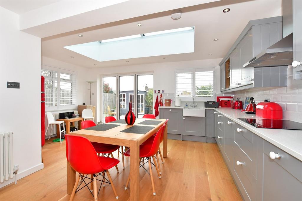 Prospect Road, Broadstairs, Kent 3 bed semidetached house £550,000