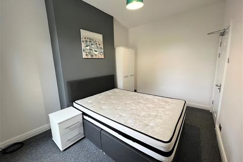 1 bedroom in a house share to rent, De La Pole Avenue, Hull, HU3