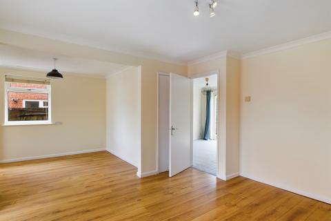 3 bedroom semi-detached house to rent, Allen Close, Kings Furlong, Basingstoke, RG21