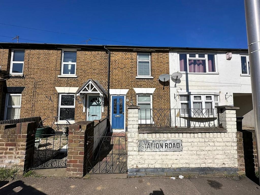 Station Road, Rainham, 2 bed terraced house £230,000