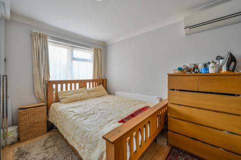 15 Booker Close, London, E14 7DP