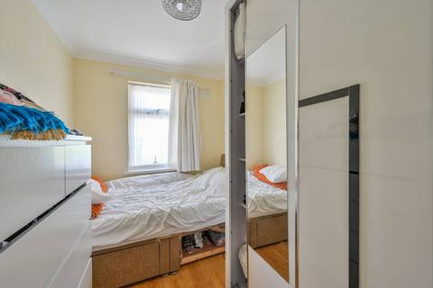 15 Booker Close, London, E14 7DP