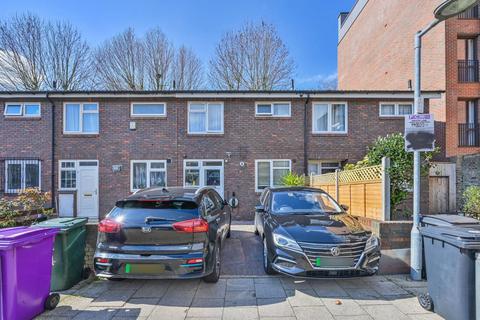 15 Booker Close, London, E14 7DP