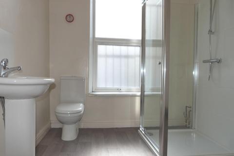 Studio to rent, Cheltenham Crescent, Harrogate, HG1