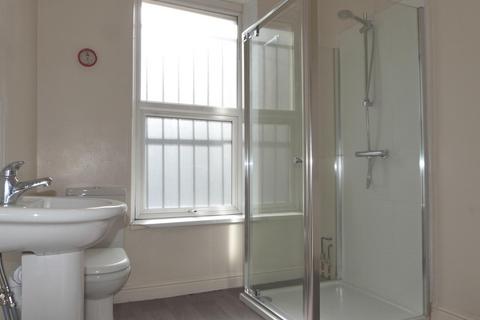 Studio to rent, Cheltenham Crescent, Harrogate, HG1