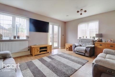 2 Clarence Gardens, Luton, LU1 5FL