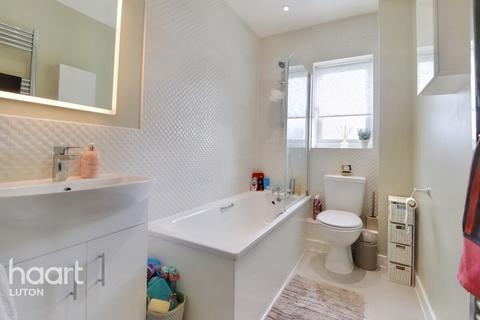 2 Clarence Gardens, Luton, LU1 5FL