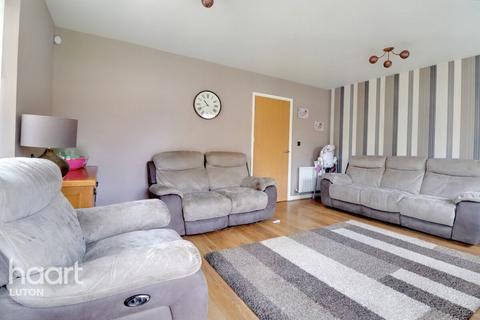 2 Clarence Gardens, Luton, LU1 5FL