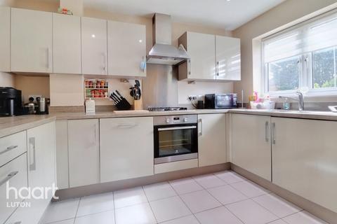 2 Clarence Gardens, Luton, LU1 5FL