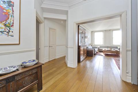 2 bedroom flat for sale, Falkland House, London, W8