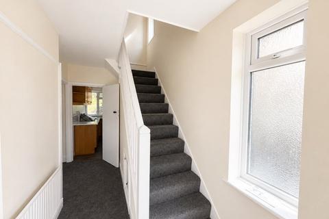 3 bedroom semi-detached house to rent, Chairborough Road, Hp12