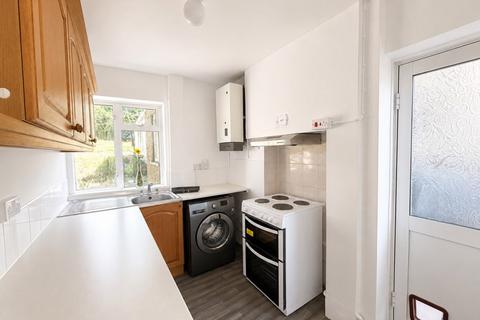 3 bedroom semi-detached house to rent, Chairborough Road, Hp12