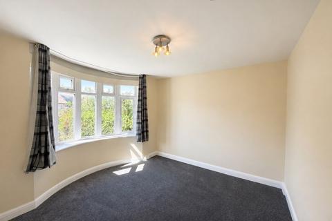 3 bedroom semi-detached house to rent, Chairborough Road, Hp12