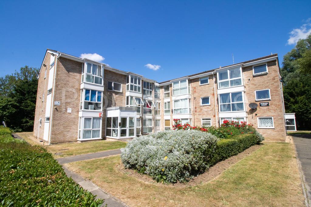 Vincent Road Luton LU4 9BB 2 bed flat £1,100 pcm (£254 pw)