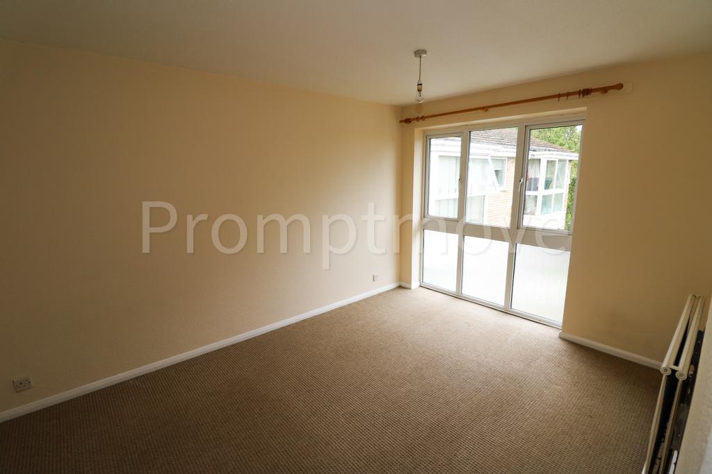 Vincent Road Luton LU4 9BB 2 bed flat £1,100 pcm (£254 pw)